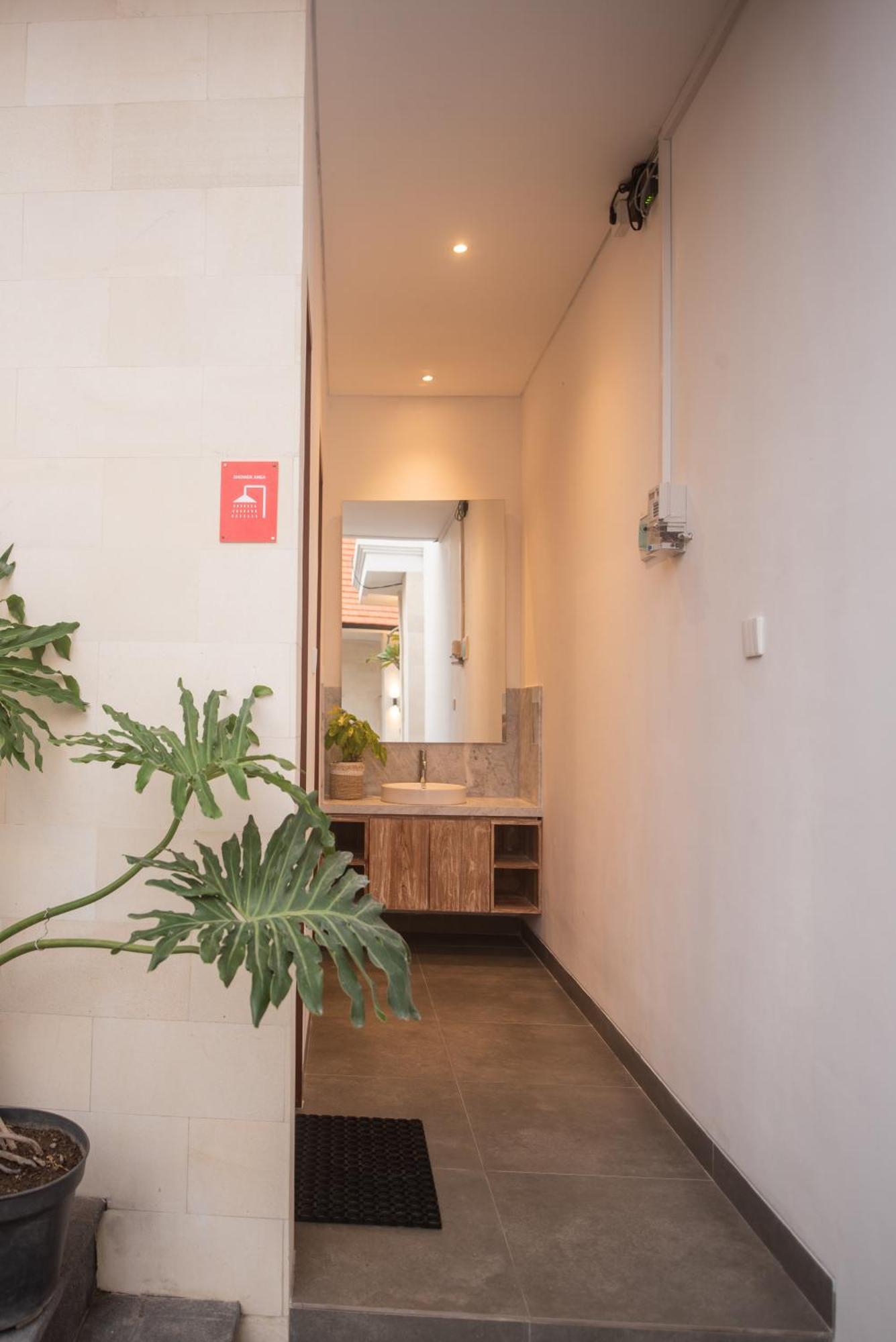 Готель The Cozy Haven Sanur Екстер'єр фото